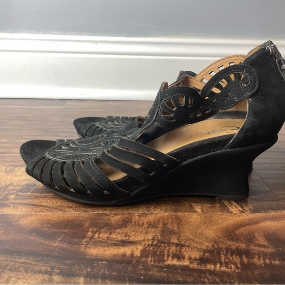 Earthies Black Leather Wedge Sandals size 9.5B - Picture 10 of 14